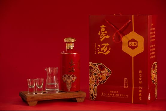 云仓酒庄豪迈白酒新品全国热销，酱香浓香齐上阵，新年订酒优选