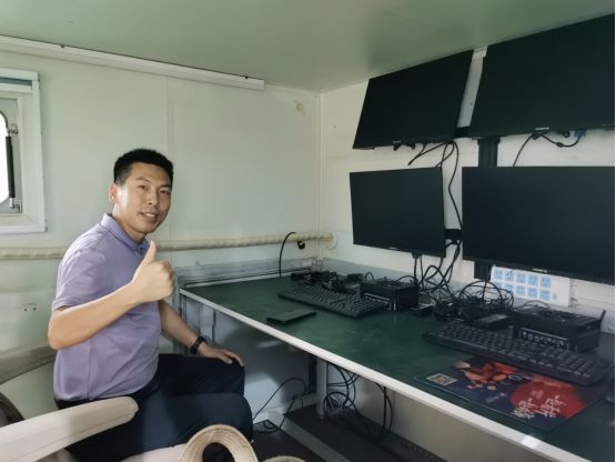 云仓酒庄总裁郭东卫探访艾锐奥，共探海洋科技新未来